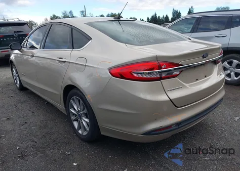 2017 Ford Fusion Hybrid Se z USA, uszkodzony, nr VIN 3FA6P0LU2HR130013